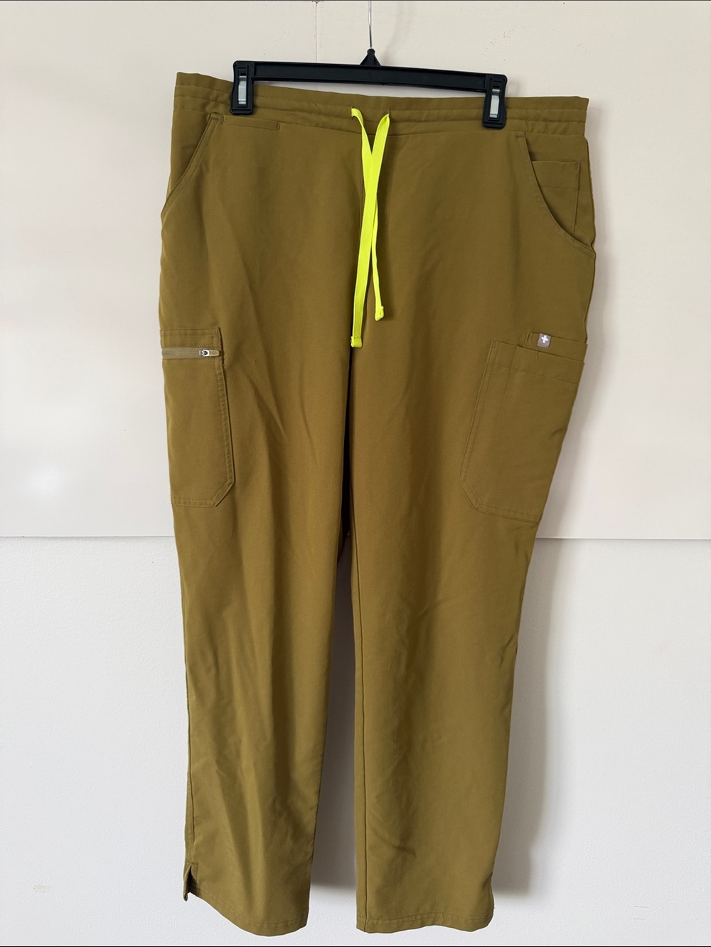 Figs Yola mid rise RARE martini olive green scrub pants